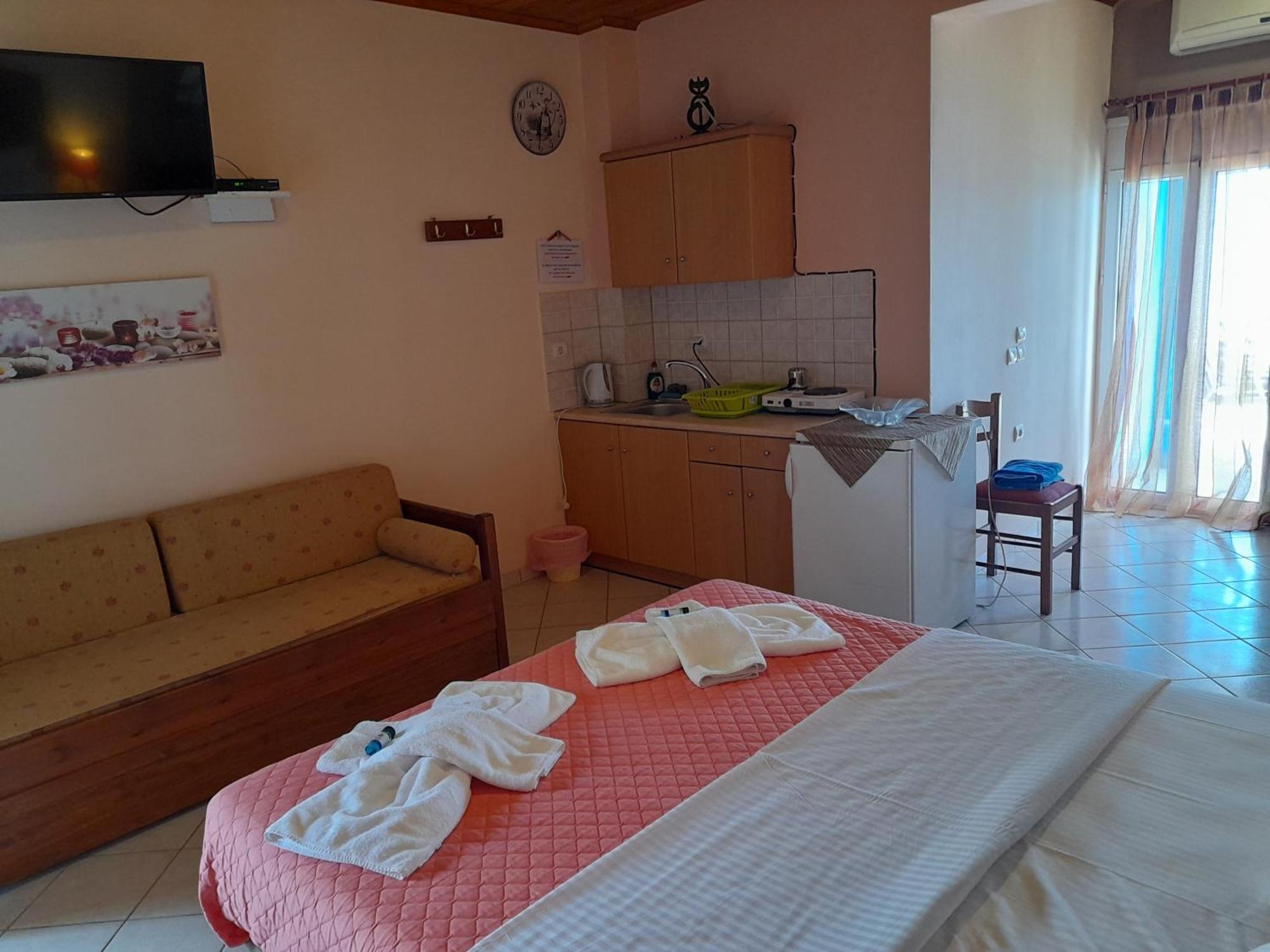 Aparthotel Delfini Akhladherí Exterior foto