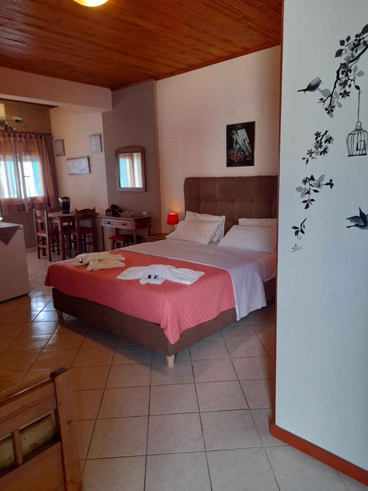 Aparthotel Delfini Akhladherí Exterior foto